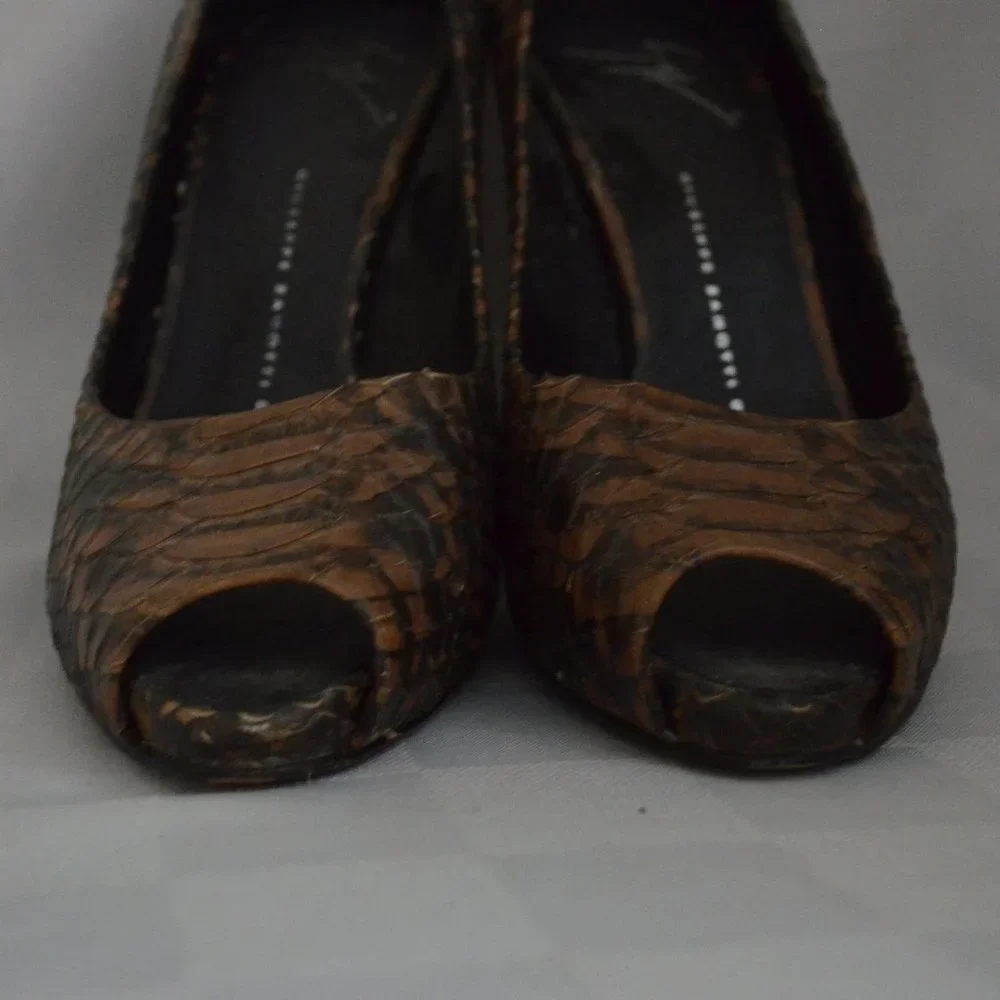 Sz 38 7.5 Giuseppe Zanotti Snakeskin Brown Pumps